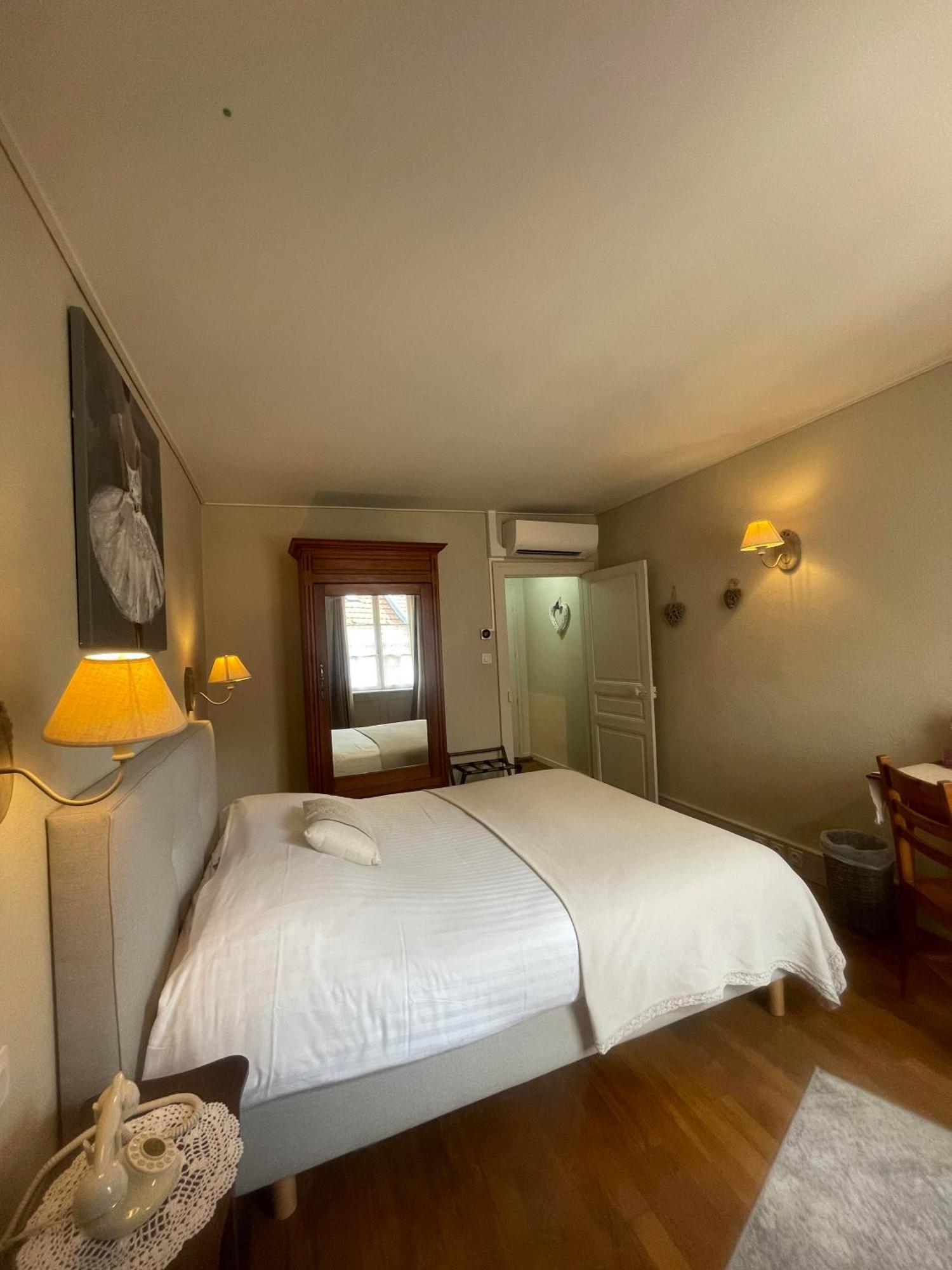 The Originals Boutique, Hotel De La Balance, Montbéliard المظهر الخارجي الصورة